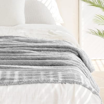 Dailygoods- Deken 130 x 150 cm - Fleece/Flanellen Deken - Oeko-TEX® Gecertificeerd - Zachte/Warme Deken - Lichtgewicht Deken - Hoogwaardige Schapenwol