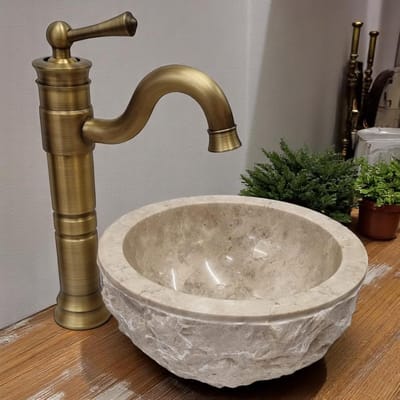 Natuursteen Wastafel - Marmeren Opzetkom - Badkamer Inrichting - Rauw Gehouwen Buitenkant - Ø 25 cm - Beige