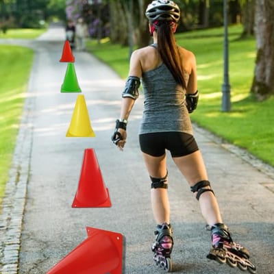 7 inch plastic verkeerskegels geschikt voor voetbal, schaatsen, rugby, basketbal, sporttraining behendigheidsmarkeringskegels voor binnen- en buitenspellen
