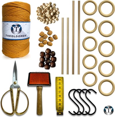 Deluxe Macramé Pakket | Goudgeel | 200 METER | Triple Twist | 3mm | Starter Set | Schaar | S-haken | Kam | Meetlint | Ringen | Kralen | Stokken | Macramé Touw | 100% Katoen | DIY | Macramé | Wandkleed | Plantenhanger | TheOldOmen