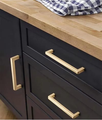 Finnacle - Handgreep - Vierkante Handgreep - Vierkante grip - Greepjes - Keukenkast - Keukenlade - 128MM - Meubelgreep - Goudkleurig - Vierkant - 2 stuks