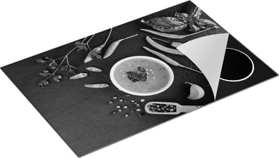 Chefcare Inductie Beschermer Hete Groenten op Zwarte Marmer - Groentes - Zwart Wit - 80x50 cm - Afdekplaat Inductie - Kookplaat Beschermer - Inductie Mat