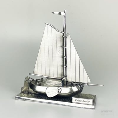 Tinnen Miniatuur Friese Boeier - Miniatuur schip - Ambachtelijk en handegemaakt - Scheepsmodellen - jubileum schipper - pensioen
