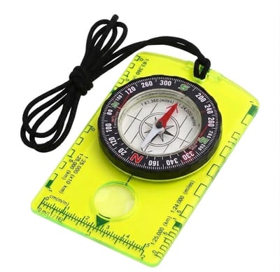 Gele waterdichte outdoor kompas dames en heren navigatie kompas met schaalverdeling en koord draagbaar wandel kompas voor kamperen wandelen kaartlezen reizen en outdoor activiteiten
