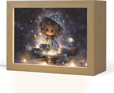 Nachtlampje 20x15 cm - Kinder lampje - Meisje - Toveren - Sterren - Paars - Tafellamp kinderkamer - Slaapkamer lamp - Bedlamp kinderen - Kinderlampje stopcontact - Wandlamp babykamer - Nachtlampjes