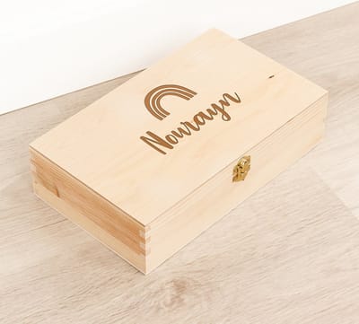 Houten kistje 'Nourayn' Regenboog - Tekenkist - Herinneringsdoos - Kraamcadeau - Knutseldoos - Memorybox - Baby - Geboorte