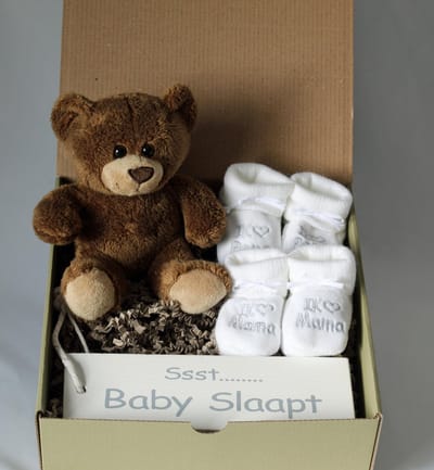 Minibox Bruin Beertje - kraamcadeau - beertje - slofjes - cadeau baby