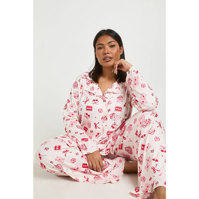 boohoo Dames Plus Cake Print Pyjama Set met Shirt met Lange Mouwen & Broek | Roze | Maat: 46