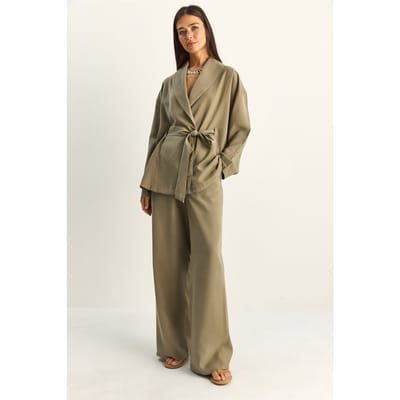 Hoge taille set met strikdetail en sjaalkraag