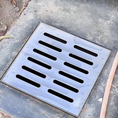 Extern Drainagerooster - Regenwaterafvoer Deksel - Effectief Waterbeheer - Antislip Roestvrij Staal - 20x20x3 cm - Zilver