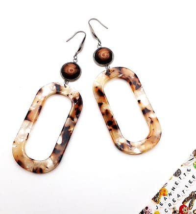 Jeannette-Creatief® - Resin - Oorbellen Resin Leopard Brown White Beige Zilver - Oorbellen - Dames Oorbellen - Lange Oorbellen - Oorhangers – Oorhaakjes