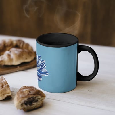 Magische Mok - Foto op Warmte Mokken - Koffiemok - Bloem - Blauw - Bloemblaadjes - Streepjes - Magic Mok - Beker - 350 ML - Theemok