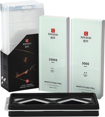 XinZuo - Professionele Slijpstenen Set met Glazen bases - Twee Stenen van Wit Korund met fijne korrels van 3.000 en 10.000 - Met anti-slip houders en bewaardoos