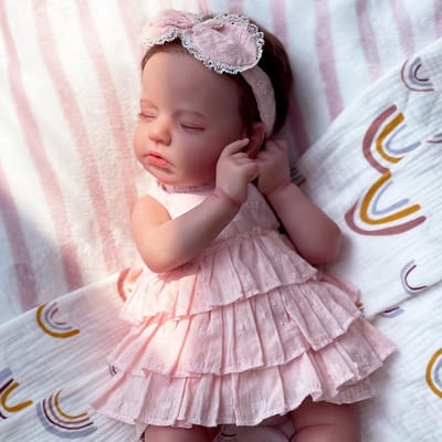 TEKROA® Levensechte Reborn Babypop - 48 cm - Volledig Siliconen Lichaam - Slapend - Waterdicht & Poseerbaar - Inclusief Kleding & Magnetische Speen - Realistisch Speelgoed - roze jurk