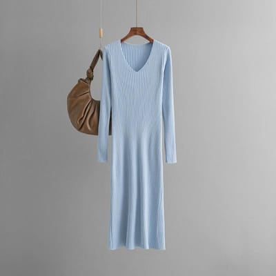 Robe en tricot à col en V pour femme Automne Hiver Tube droit Manches longues Fond perforé Longueur genou Robe en laine One size bleu clair
