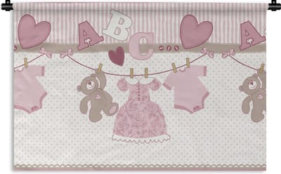 Wandkleed - Wanddoek - Baby kleren - Meisje - Knuffelbeer - Waslijn - Design - 90x60 cm - Wandtapijt