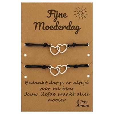 Moeder Dochter Armbandjes voor 2 "Fijne Moederdag" - Verbonden Hartjes - Moeder Kind Armbandjes met Persoonlijk Cadeau Kaartje voor mama - Zilverkleurig - Elastisch Verstelbaar - Pax Amare