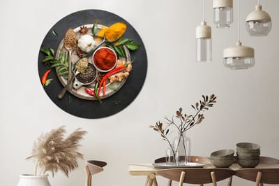 WallCircle - Wandcirkel 140x140 - Kruiden - Bord - Peper - Zwart - Lepels - Zilver - Ronde schilderijen woonkamer - Wandbord rond - Muurdecoratie cirkel - Kamer decoratie binnen - Wanddecoratie muurcirkel - Woonaccessoires