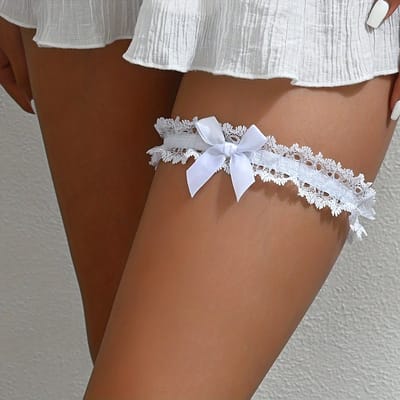 Kousenband - Bruiloft - Bruid - Wit Kant - Bruidsaccessoires - Beenstrik - Kousenbandstrik - Bride to be - Vrijgezellenfeest - Huwelijksnacht