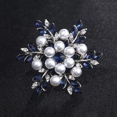 Broche flocon de neige en strass, accessoire de mode pour femme, simple et élégant, idéal pour un corsage ou un vêtement. gray