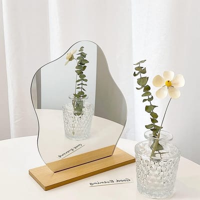 Dailygoods - CONNECTION Acryl make-upspiegel, frameloze decoratieve onregelmatige spiegel, klein, met houten sokkel, cosmetica, tafelspiegel voor slaapkamer, woonkamer, hotel, kamer, decoratie, esthetisch