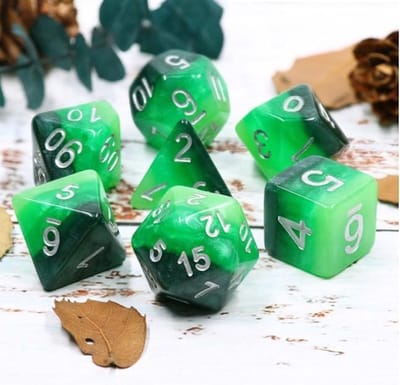 Polyset Dice | Dobbelstenen - Set Van 7 Stuks - Groen Glitters Marmer Parelmoer Transparant Zilver | Voor D&D en Andere Rollenspellen | Plastic Dobbelstenen Set voor Dungeons and Dragons | Polyhedral Dice Set | Zwarte Velvet Dice Bag voor 3 Sets