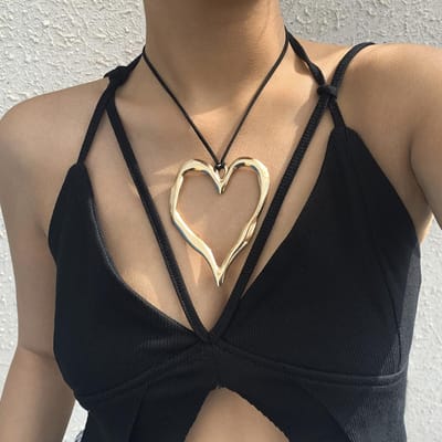 Collier Choker Pendentif Cœur d'Amour Grand Creux Exagéré pour Femmes Goth Nœud Papillon Chaîne Réglable Bijoux Y2K Accessoires de Mariage or