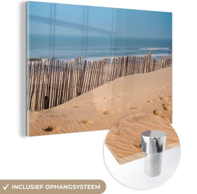 MuchoWow® Glasschilderij 120x80 cm - Schilderij acrylglas - Strand - Zee - Palen - Foto op glas - Muurdecoratie woonkamer - Wanddecoratie slaapkamer - Schilderijen