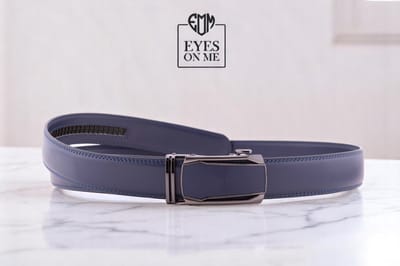 Blauwe lederen riem zonder gaatjes met automatische gesp voor heren ( model L132 )