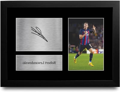Voetbal Foto - Gesigneerde Poster - Fan Cadeau - Gedrukte Handtekening Replica - A4 Ingelijst - Zwart