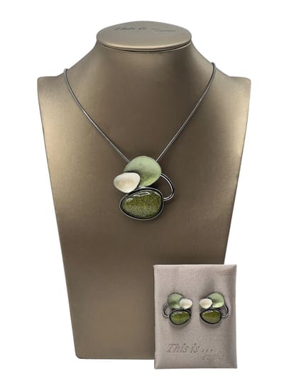 TIF - Sieraden - Sieradenset dames - Halsketting - Oorbellen - Antraciet - Verstelbaal 42-47 cm - Geschenkdoos