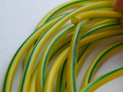 PVC Aardingsslang - Isolatieslang Kabelbescherming - Draad Markeren - Flexibel PVC Materiaal - 2 mm - Geelgroen