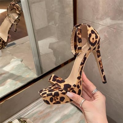 Nieuwe Europese Station Sandalen Dunne Hakken Sexy Luipaardstreep Gesp Platform Hoge Hakken Open Teen Schoenen 40 gray