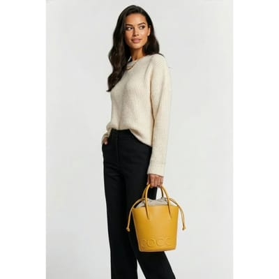 Coccinelle Leather Bucket Bag In Mustard Yellow Maat: OS | Handtassen Outlet | Dames | Geel