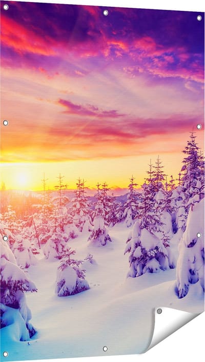 Gards Tuinposter Zonsondergang in het Sneeuw Bos - 80x120 cm - Tuindoek - Tuindecoratie - Wanddecoratie buiten - Tuinschilderij