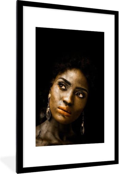 Fotolijst incl. Poster - Vrouw - Oorbellen - Goud - 60x90 cm - Posterlijst