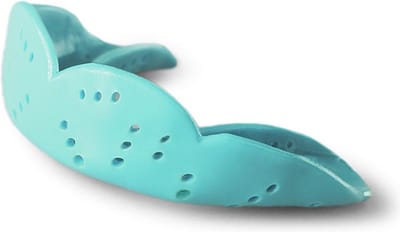 Sisu - Aero 1.6 - Bitje - Gebitsbeschermer / Mondbeschermer / Mouthguard - Maat M - Lichtblauw - Dun & Sterk Sportbitje voor Hockey, Boksen & MMA