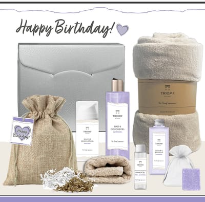 Geschenkset “Happy Birthday!” - 8 producten - 1000 gram - Triomf Cosmetica | Lavendel Giftset voor haar Gefeliciteerd Luxe Wellness Douche Cadeaupakket Verjaardag Feestje Geschenk Vrouw Vriendin Party Girlfriend Gift Woman Cadeau Set Lavender Paars