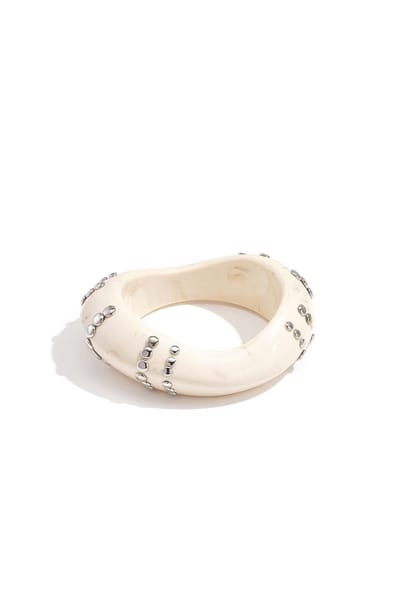 Hars bangle armband met studs in strepen patroon - zilveren kleur - Verkleurt niet - Cadeau - Goudlief.nl