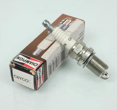 Bougie d'allumage Champion C6YCC pour moto Beta 250 Techno / BCP7ES Neuf