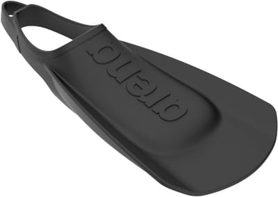 Arena Unisex Adult Comfortable Lightweight Swim Training Fins for Men and Women Silicone Short Blade Flippers Open Heel Design, Black, 12.5-13.5
