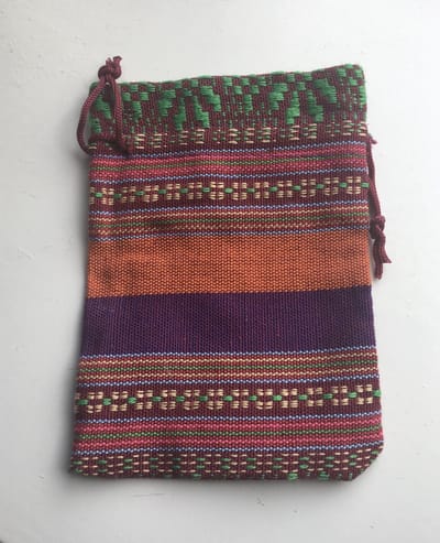Stoffen geluksbuidel /zakje om persoonlijke items in te verzamelen of cadeau te geven bv edelsteentjes, kruiden