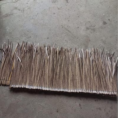 Kunstriet Dakbedekking - Palmen dakstro - Decoratieve Afwerking - Brandwerend PE Materiaal - 05x1m per stuk - Natuurlijk