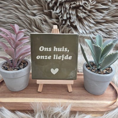 Robuust wenstegeltje “Ons Huis, Onze Liefde” – Liefde Cadeau – Woondecoratie – Relatie – Trendy nu – Valentijn – Handmade – Housewarming – Vriendschap