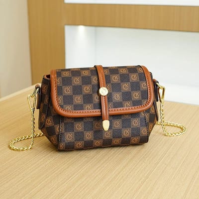 Een kleine vierkante tofu tas voor zomervrouwen, een crossbody tas met één schouderriem, retro geruit, lichte luxe mode black