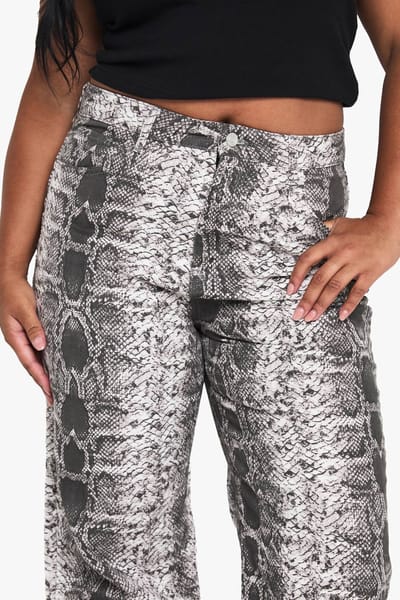 boohoo Dames plus slang wijde pijpen jeans | Snake | Maat: 28