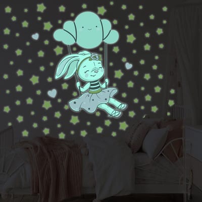 Lichtgevende sticker - KONIJN OP EEN ZWAAIENDE WOLK - Fluorescerende muur-/plafondsticker voor kinderen - 175x120cm