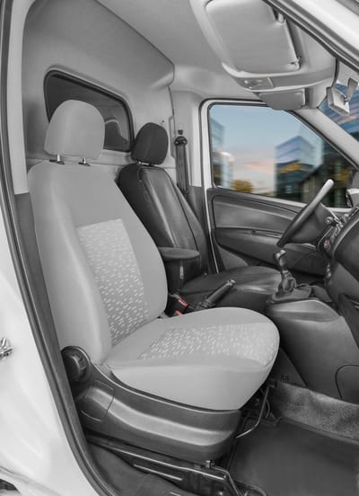 Walser Autostoelhoes Transporter Fit Kunstleer antraciet geschikt voor Opel Combo (X12) - 1 bestuurderszitplaats (armleuninguitsparing rechts)
