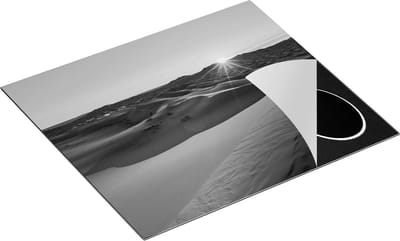 Chefcare Inductie Beschermer Woestijn in de Sahara met een Opkomende Zon - Zwart Wit - 60x50 cm - Afdekplaat Inductie - Kookplaat Beschermer - Inductie Mat