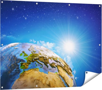 Gards Tuinposter Aarde vanuit de Ruimte op Europa - 120x90 cm - Tuindoek - Tuindecoratie - Wanddecoratie buiten - Tuinschilderij
